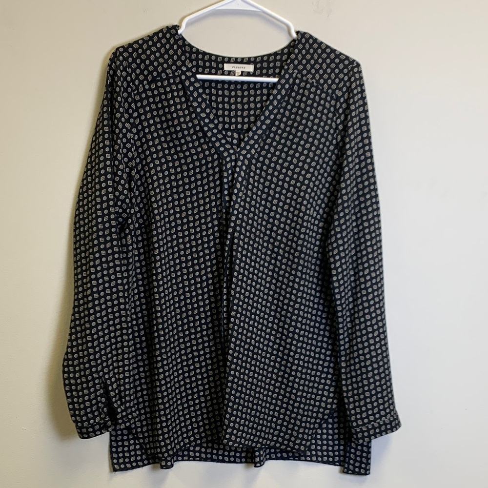 Women's Black and White Patterned Top Pleione Size Medium